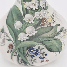 Charger l'image dans la galerie, Petit vase aux muguets en verre dépoli, vers 1900