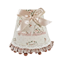 Load image into Gallery viewer, Veilleuse électrique vintage avec abat-jour en tissu fleuri brodé "Sweet dreams", années 1990