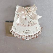 Load image into Gallery viewer, Veilleuse électrique vintage avec abat-jour en tissu fleuri brodé "Sweet dreams", années 1990