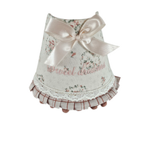 Load image into Gallery viewer, Veilleuse électrique vintage avec abat-jour en tissu fleuri brodé "Sweet dreams", années 1990