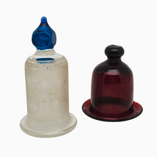 Charger l'image dans la galerie, Lot de deux ventouses médicales en verre, fin XIXᵉ – début XXᵉ siècle Le Charme des Violettes - Brocante en ligne