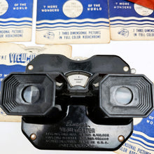 Charger l'image dans la galerie, Visionneuse Sawyer's View Master en bakélite avec 8 rouleaux, années 1940