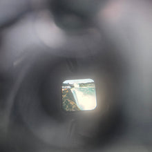 Charger l'image dans la galerie, Visionneuse Sawyer's View Master en bakélite avec 8 rouleaux, années 1940