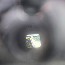 Charger l'image dans la galerie, Visionneuse Sawyer's View Master en bakélite avec 8 rouleaux, années 1940