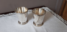 Charger l'image dans la galerie, Paire de timbales argentées Le charme des violettes - Brocante en ligne