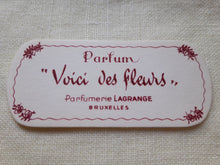 Load image into Gallery viewer, Carte parfumée Parfum Voici des fleurs de Lagrange Le charme des violettes - Brocante en ligne