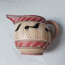 Charger l'image dans la galerie, Deruta. Carafe vintage en céramique à décor de chevaux stylisés. Italie. Le charme des violettes - Brocante en ligne