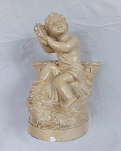Charger l'image dans la galerie, Enfant au tambourin en plâtre Le charme des violettes - Brocante en ligne