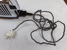 Load image into Gallery viewer, Grille-pain vintage Siemens des années '50 Le charme des violettes - Brocante en ligne