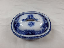 Afbeelding in Gallery-weergave laden, Boîte à savon en céramique bleue et blanche à motifs de roses Le charme des violettes - Brocante en ligne