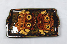 Charger l'image dans la galerie, Plat en céramique signé vintage à motif de hiboux Le charme des violettes - Brocante en ligne