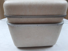 Afbeelding in Gallery-weergave laden, Beauty case Samsonite vintage Le charme des violettes - Brocante en ligne