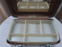 Afbeelding in Gallery-weergave laden, Beauty case Samsonite vintage Le charme des violettes - Brocante en ligne