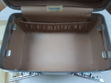 Afbeelding in Gallery-weergave laden, Beauty case Samsonite vintage Le charme des violettes - Brocante en ligne