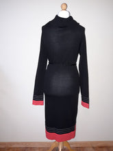 Afbeelding in Gallery-weergave laden, Sao Paulo. Ensemble vintage rouge et noir en tricot Le charme des violettes - Brocante en ligne