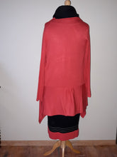 Afbeelding in Gallery-weergave laden, Sao Paulo. Ensemble vintage rouge et noir en tricot Le charme des violettes - Brocante en ligne