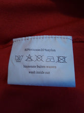 Afbeelding in Gallery-weergave laden, Sao Paulo. Ensemble vintage rouge et noir en tricot Le charme des violettes - Brocante en ligne