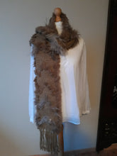 Afbeelding in Gallery-weergave laden, Sao Paulo. Echarpe vintage beige en laine et poils de lapin. Le charme des violettes - Brocante en ligne