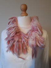 Afbeelding in Gallery-weergave laden, Etole vintage rose clair en lapin Le charme des violettes - Brocante en ligne