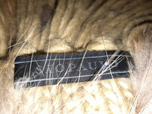 Afbeelding in Gallery-weergave laden, Sao Paulo. Echarpe vintage beige en laine et poils de lapin. Le charme des violettes - Brocante en ligne