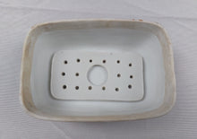 Afbeelding in Gallery-weergave laden, Ensemble de toilette en porcelaine ancienne à décor romantique (Andenne ?) Le charme des violettes - Brocante en ligne