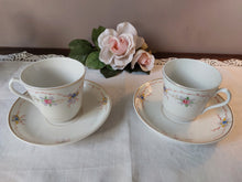 Afbeelding in Gallery-weergave laden, Andenne. Paire de tasses et sous-tasses anciennes en porcelaine Le charme des violettes - Brocante en ligne