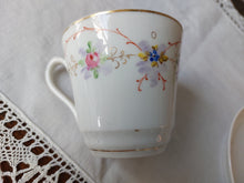 Afbeelding in Gallery-weergave laden, Andenne. Paire de tasses et sous-tasses anciennes en porcelaine Le charme des violettes - Brocante en ligne