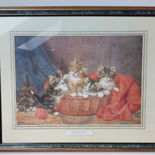 Charger l'image dans la galerie, Reproduction d'un tableau de Daniel Merlin "A Mischievous Basketful" Le charme des violettes - Brocante en ligne