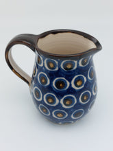 Afbeelding in Gallery-weergave laden, Pot à lait vintage en céramique vernissée Le charme des violettes - Brocante en ligne