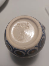 Afbeelding in Gallery-weergave laden, Pot à lait vintage en céramique vernissée Le charme des violettes - Brocante en ligne