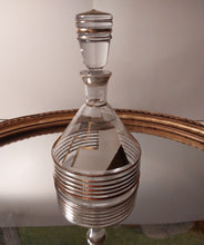 Charger l'image dans la galerie, Carafe à liqueur en verre Art déco