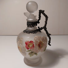 Charger l'image dans la galerie, Carafe à liqueur ou autre en verre décoré Art nouveau Le charme des violettes - Brocante en ligne