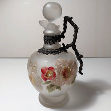 Charger l'image dans la galerie, Carafe à liqueur ou autre en verre décoré Art nouveau Le charme des violettes - Brocante en ligne