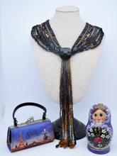 Charger l'image dans la galerie, Collier rétro ancien en perles et dentelle