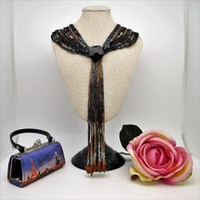 Charger l'image dans la galerie, Collier rétro ancien en perles et dentelle