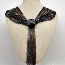 Charger l'image dans la galerie, Collier rétro ancien en perles et dentelle