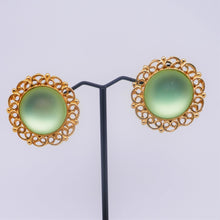 Charger l'image dans la galerie, Boucles d'oreilles clips vintage rondes or et vert Le charme des violettes - Brocante en ligne