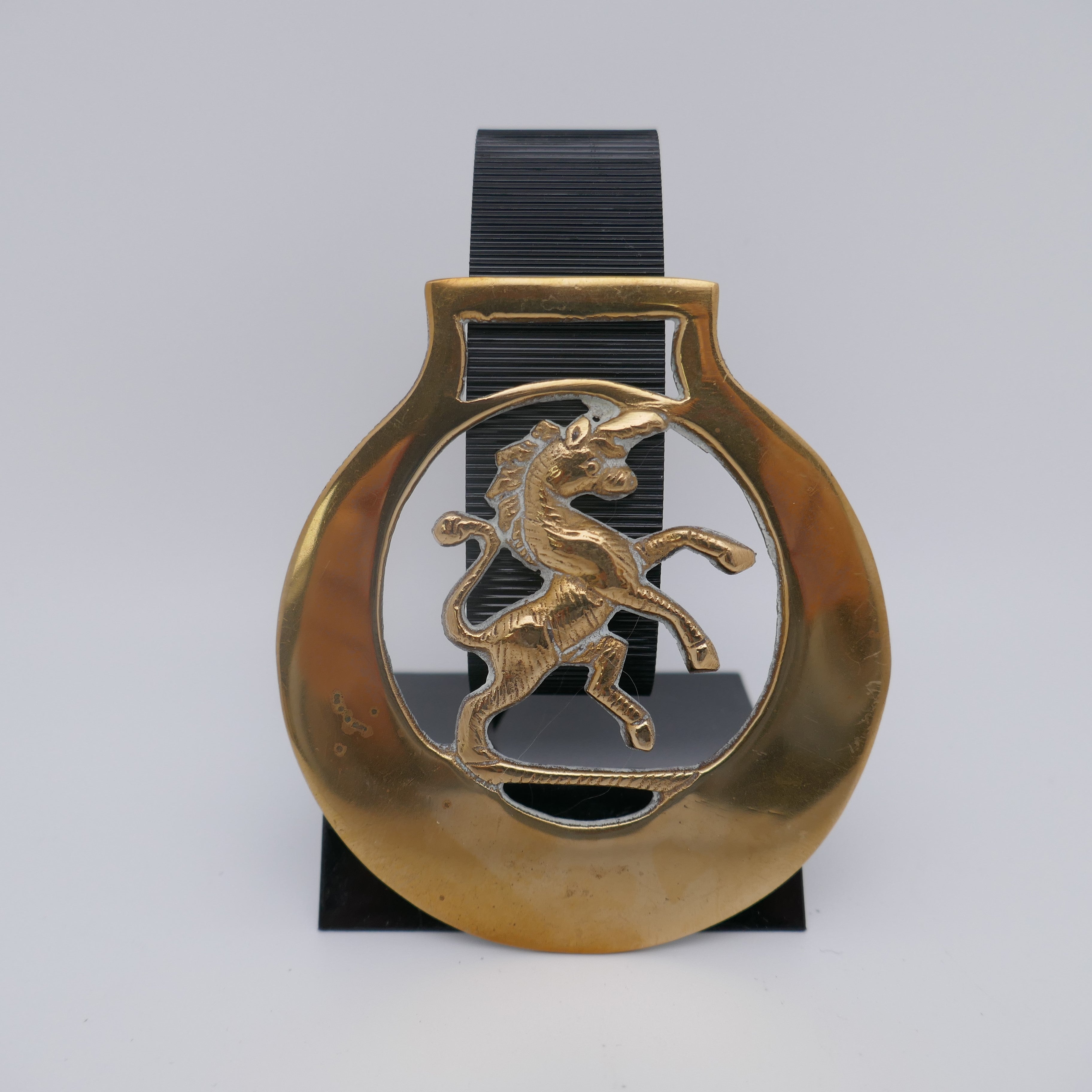 Vintage Brass Horse Medallion – Le Charme des Violettes - Brocante en ligne