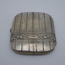 Load image into Gallery viewer, Art deco cigarette case in silver metal