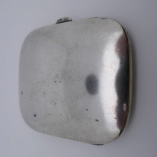Load image into Gallery viewer, Art deco cigarette case in silver metal