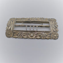 Afbeelding in Gallery-weergave laden, Set van 3 zilveren metalen riemgespen, eind 19e eeuw, begin 20e eeuw