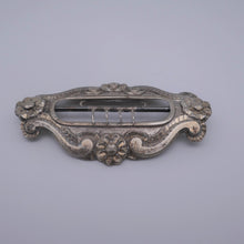 Afbeelding in Gallery-weergave laden, Set van 3 zilveren metalen riemgespen, eind 19e eeuw, begin 20e eeuw