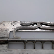 Afbeelding in Gallery-weergave laden, Set van 3 zilveren metalen riemgespen, eind 19e eeuw, begin 20e eeuw