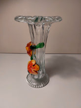 Charger l'image dans la galerie, Vase soliflore en verre vintage Le charme des violettes - Brocante en ligne