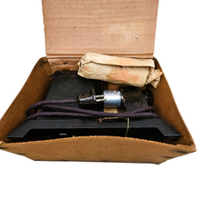 Load image into Gallery viewer, Agfa Opticus, projecteur de diapositives vintage, années 1950

