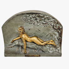 Load image into Gallery viewer, Alliot Lucien Charles Edouard, Avant le bain, bas-relief Art nouveau en régule à double patine, années 1900
