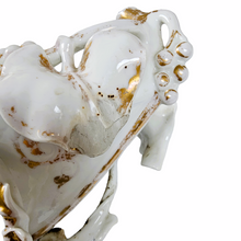 Charger l&#39;image dans la galerie, Andenne. Vase en porcelaine au décor de fleurs et or, XIXème siècle
