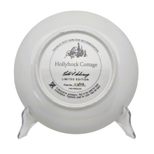 Load image into Gallery viewer, Assiette Franklin Mint – &quot;A Cozy Glen&quot; par Violet L. Schwenig – Edition limitée Le Charme des Violettes - Brocante en ligne
