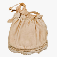 Afbeelding in Gallery-weergave laden, Aumônière de communiante rose poudré en soie et passementerie dans un cadre en verre bombé, années 1890-1910
