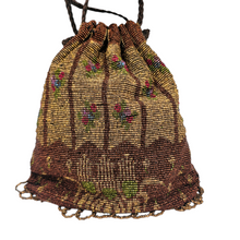 Charger l'image dans la galerie, Aumônière Art déco en perles de verre, années 1925-1935 Le Charme des Violettes - Brocante en ligne
